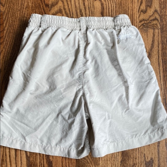 Tan Columbia PFG Omni-shade boys shorts size small (6). Ships quickly - Picture 8 of 11